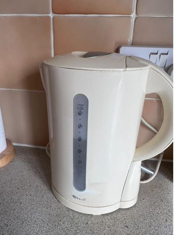 After: the kettle descaled and bright again